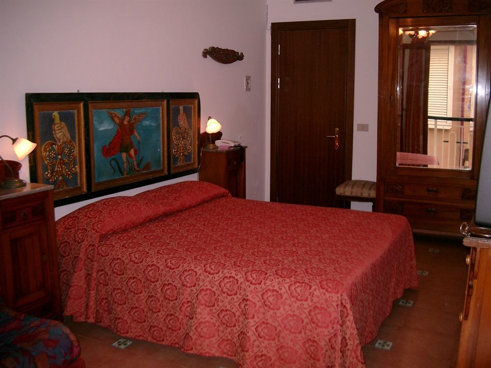 Hotel La Riva Giardini-Naxos Exterior foto